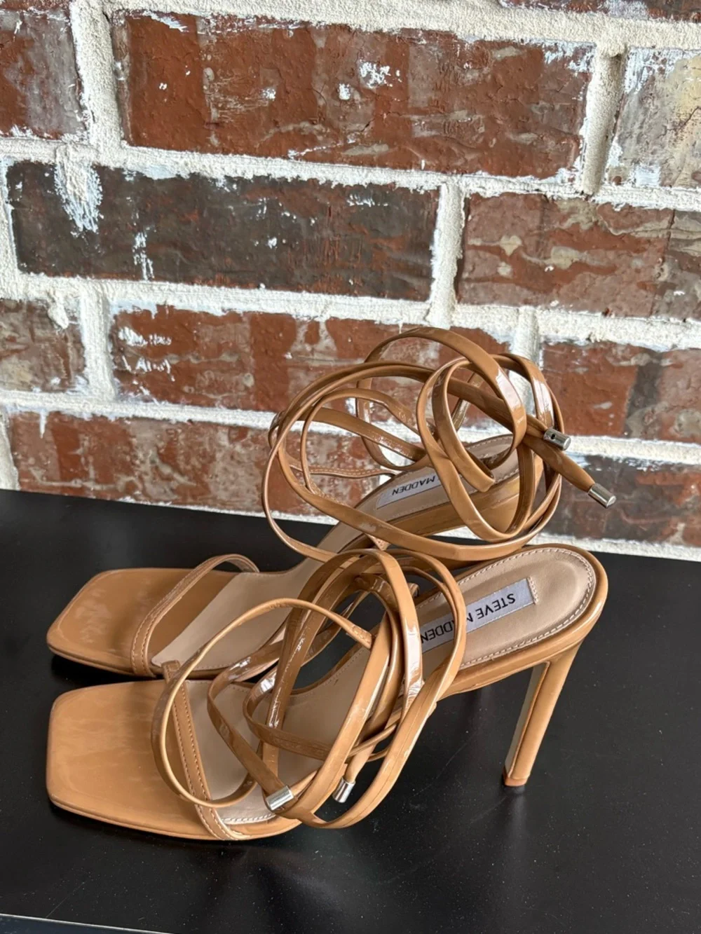 Steve Madden Camel Uplift Ankle Tie Gladiator Sandals Size 11 Patent